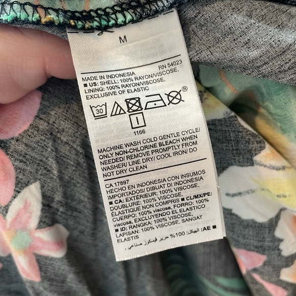 Old Navy Fit and Flare Black Bright Floral Spaghetti Strap Rayon Skater Dress - Picture 7 of 7